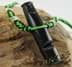 Bild von Doppelton-Pfeife aus Büffelhorn mit Paracord-Schmuckband in neongrün / schwarz 