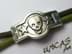 Bild von Skull Totenkopf mit Stern * Plakette Mittelteil für Paracord Armband * gebogen